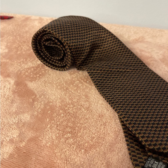 DKNY Black and Gold Patterned Tie - Picture 3 of 7